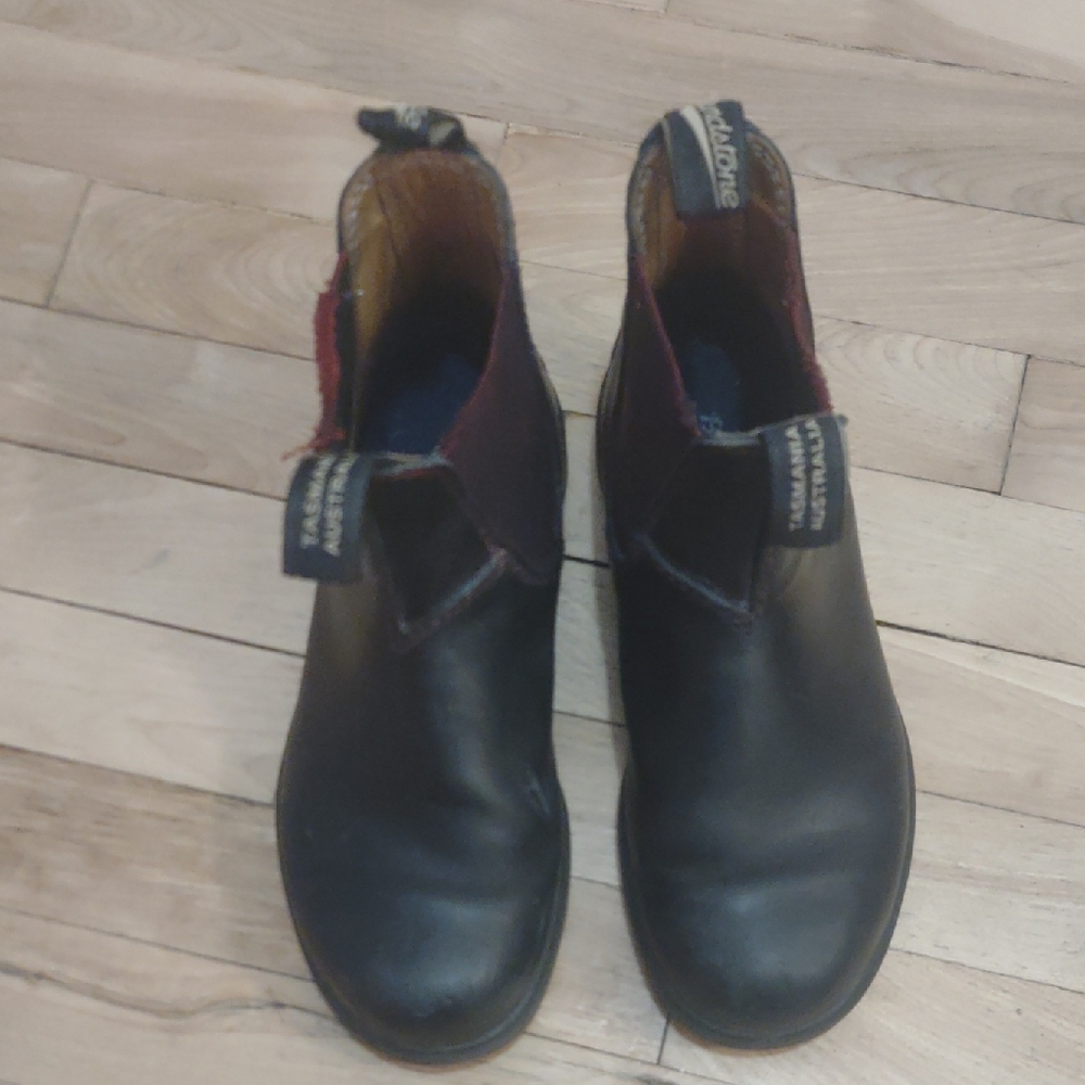 Blundstone Black Ankle Boots Size 7.5